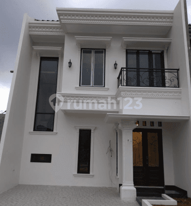 Rumah townhouse pinggir jalan Jati Makmur Pondok Gede 2