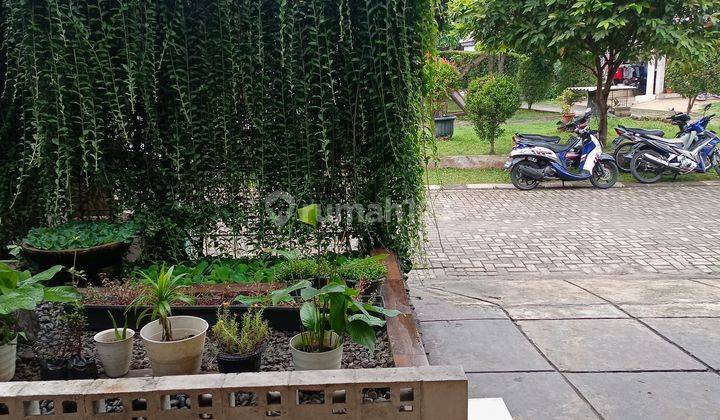 Rumah cantik asri, nyaman dan aman. Dalam cluster one gate di Bojongsari Depok. 5 menit dari The Park Mall, Commercial area di Bojongsari Depok . Dengan fasilitas kolam renang dewasa dan anak. Lap. Olah raga ,taman ,masjid dll 2