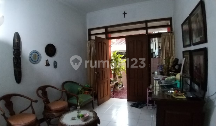 Rumah bagus tengah kota siap huni di pekunden semarang tengah 2