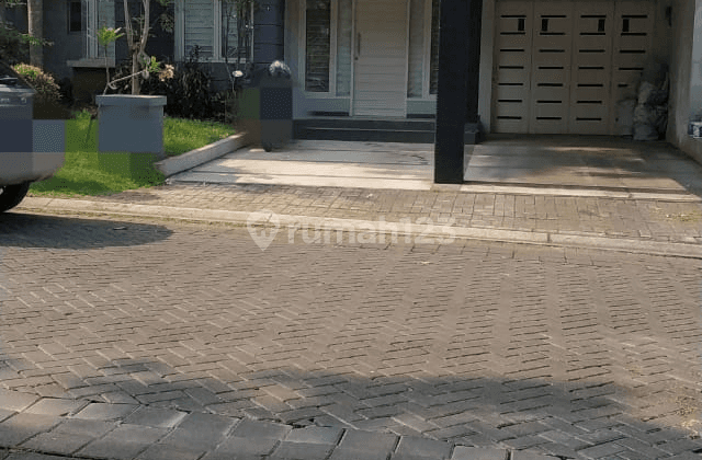 de Latinos Rumah Lt 300m2 Semi Furnished 4.8M  2