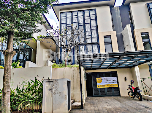 Navapark cluster lancewood luxury house, FURNISHED ready to occupy 9 wide with 10 hectare botanical garden 1