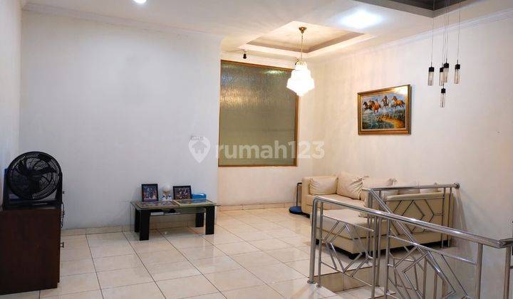 Rumah 3 Lantai Bagus Furnished SHM Kemayoran 1