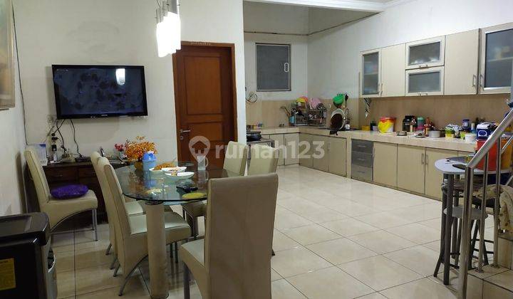 Rumah 3 Lantai Bagus Furnished SHM Kemayoran 2