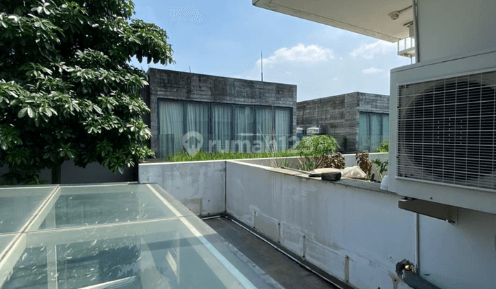 Rumah bisa buat comersial deket bank Indonesia 2