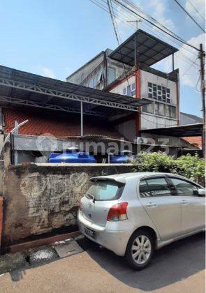 rumah 2 lantai Di Lokasi strategis. Jl. Telkom IV, Tebet. 2