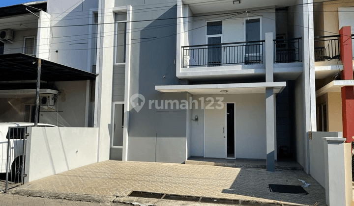 Rumah 2 lantai Rapi Terawat di Cluster Mutiara Supriyadi 1