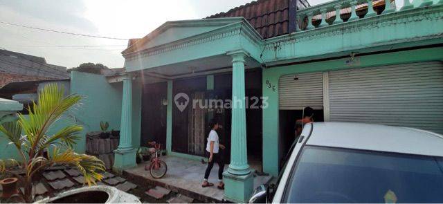 rumah Jl. mangga, Cilandak. Ada 4 kontrakan. jalan depan rumah bisa 2 mobil. 1