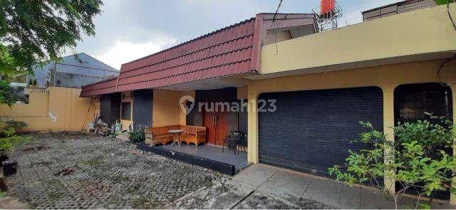 rumah bagus dengan Lokasi strategis di Jl. Muhasyim, Cilandak . 1