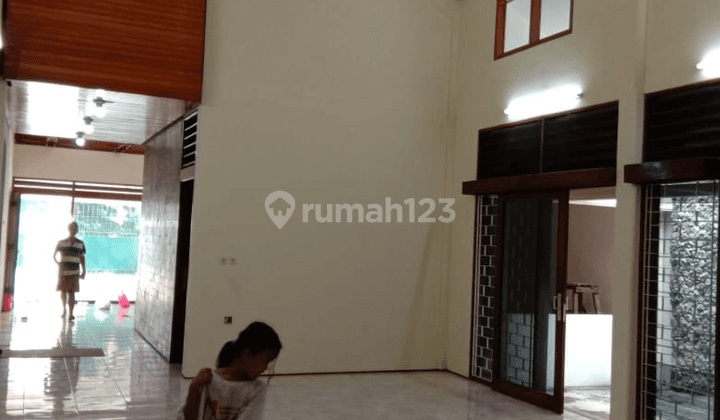 Rumah Tinggal Cantik dan Strategis 2