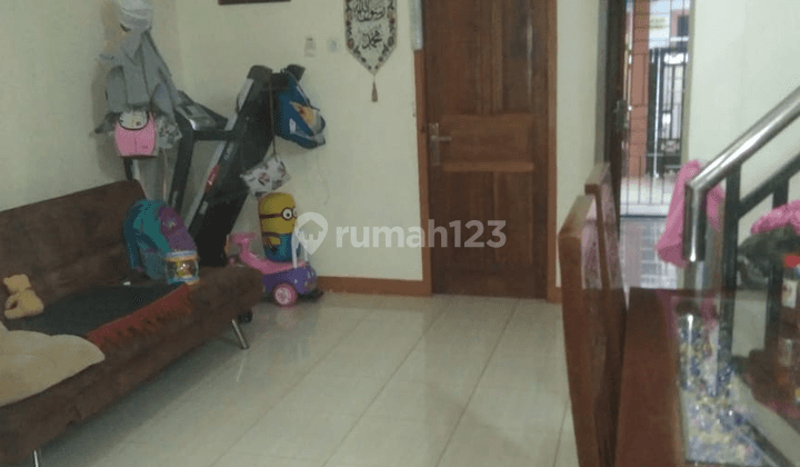 Rumah minimalis cantik 2 lt di Reny Jaya Pamulang 2