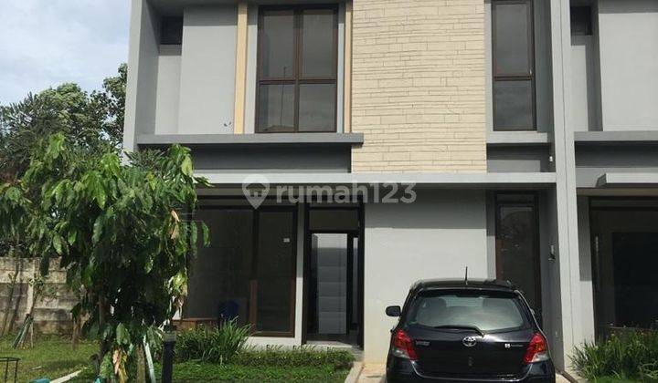 Rumah 2 lantai rapi di Eminent, BSD City 1