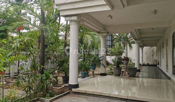 Rumah Klasik Semi Furnished Shm Di Dharma Husada, Surabaya 2