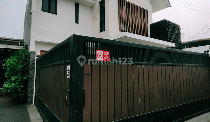 Rumah MEWAH harga MURAH di CIPETE (PRIVATE POOL) 1