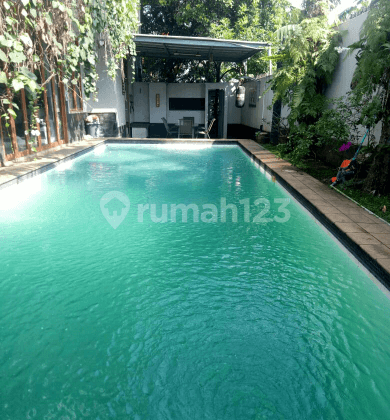 HARGA DIBAWAH PASAR Rumah Luas dengan Kolam Renang di Lebak Bulus 1