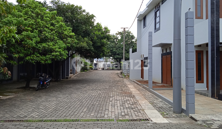 Rumah Cantik Nyaman dalam cluster 2