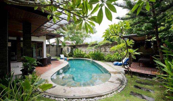 Villa di Seminyak Hanya 5 menit ke Pantai 2