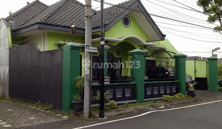 MURAH RUMAH DI JALAN SIMPANG BUNGA FLAMBOYAN, KOTA MALANG 2