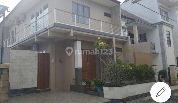 RUMAH MODERN DI PERUM ELITE SESETAN DENPASAR KOTA 1