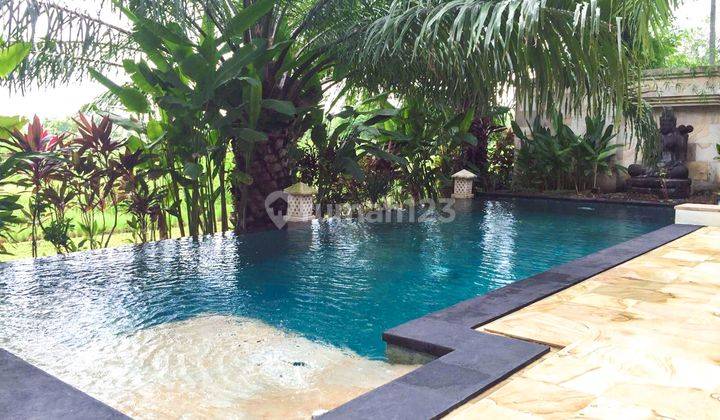 Exclusive beautiful villa located in villa complex in Pecatu graha with ocean view and golf lawn 2