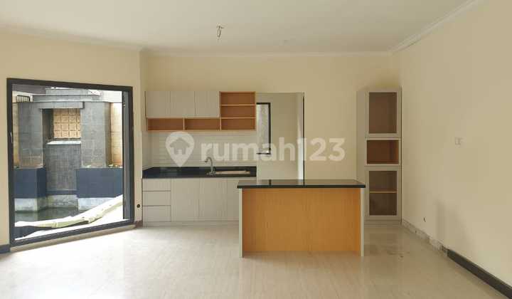 House at Golf BSD City with Pool and Whirlpool Just Walking to Damai Indah Golf BSD 2