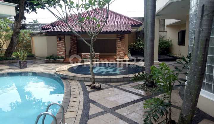 House in Golf BSD City with Pool and Whirlpool, Just a Walk to Damai Indah Golf BSD House in Golf BSD City with Pool and Whirlpool, Just a Walk to Damai Indah Golf BSD