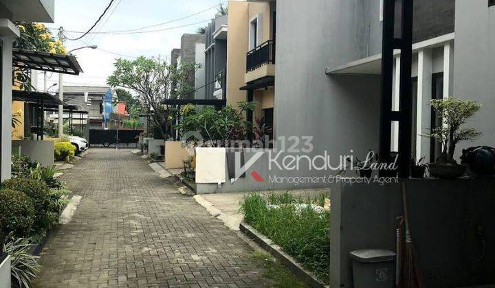 Rumah mewah modern 2 lantai dalam cluster pinggir jalan utama dekat ke cilandak 2