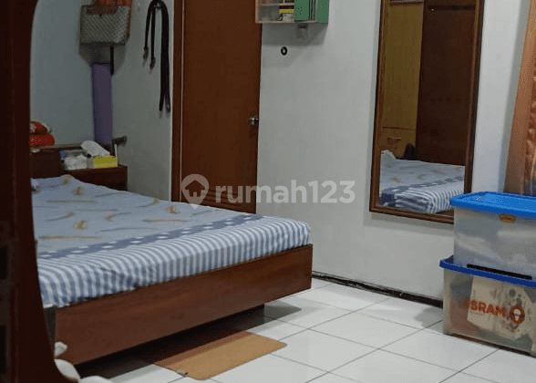 Rumah di pusat keramaian Semarang Barat 2