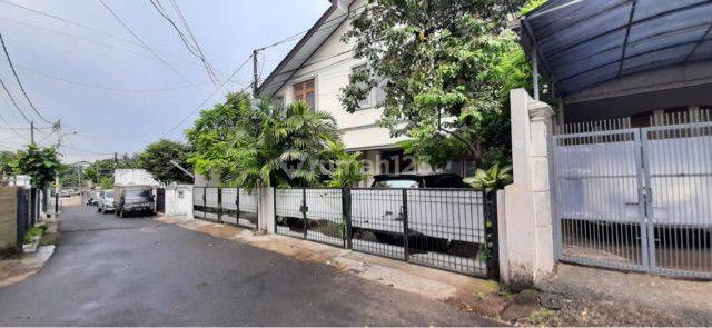 rumah sangat strategis, hanya beberapa meter ke jl. Raya Pasar Minggu Dan ke jalan toll dalam kota. harga miring. 2