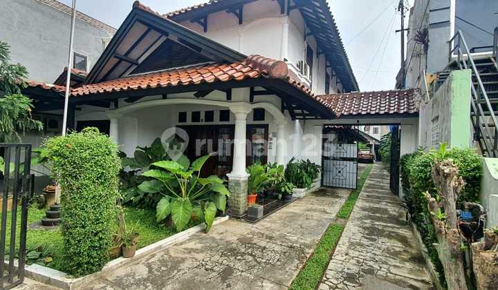 Rumah di Area Komersil 2