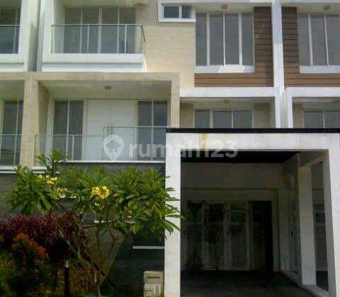 Rumah 3 Lantai Bagus Unfurnished Strata Golf Residence 1