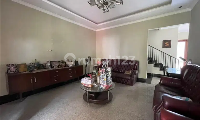 Prime Area Modern Minimalis House di Cipete