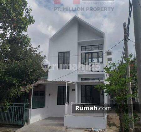 Rumah Good Design Hook Tengah Taman Venesia Sentul City, Bogor 1