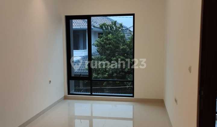 Rumah Baru Minimalis Sayap Buah Batu