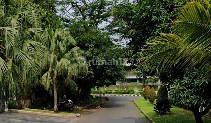 RUMAH at Jl DAKSA SELONG, KEBAYORAN BARU (HOEK, JARANG ADA) 1