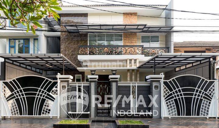 Murah! Rumah Mewah 2,5 Lantai di Taman Meruya Ilir, Jakarta Barat. 1