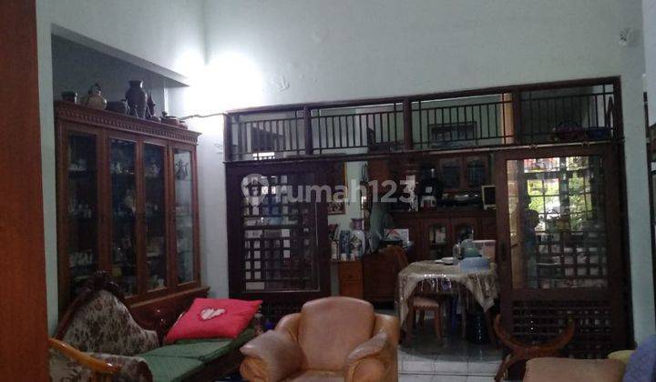 DiJUAL Rumah Asri Depan Taman Nyaman .. 2