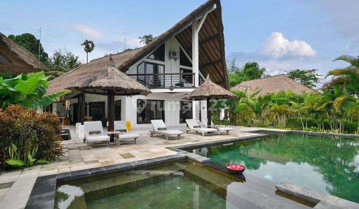 Villa front beach siap huni dekat lovina 1