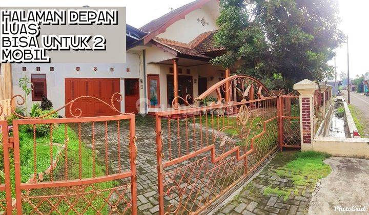 Rumah + Tanah  luas di Pakisaji teras dan halaman belakang luas 1