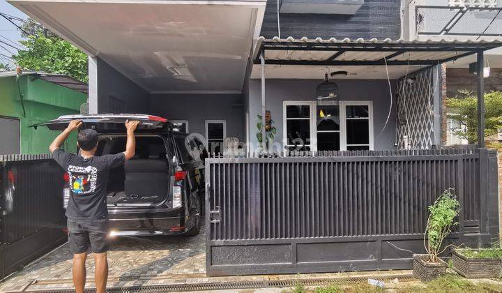 Rumah 2,5 lantai 7 menit ke pintu tol jatibening dalam kota jakarta 2