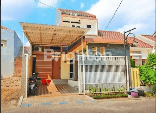 Rumah bagus modern 2 lantai di Sulfat kota Malang 1