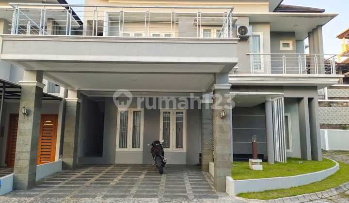 RUMAH MEWAH MEGAH DAN KOKOH DI PALAGAN DEKAT KAMPUS UGM