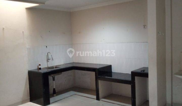 Rumah Dijual kondisi Rapih.  1 1/2 lantai 1