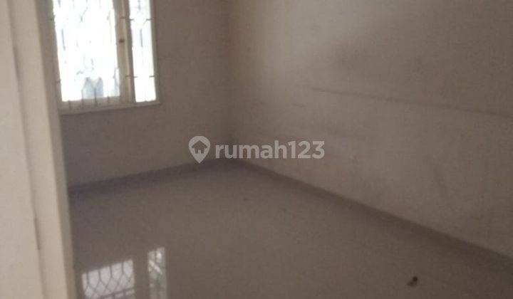 Rumah Dijual kondisi Rapih.  1 1/2 lantai 2