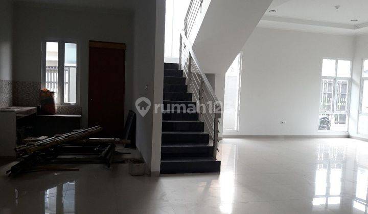 Rumah Bangunan Baru Siap Huni di Mekar Wangi 2