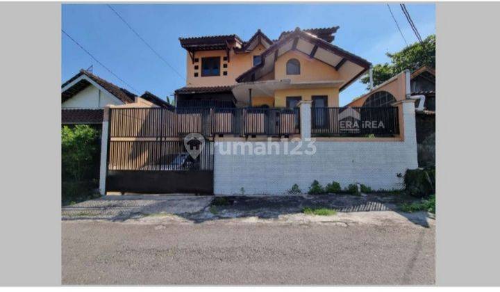 Rumah Modern Minimalis 3 Lantai Solo Banjarsari Kadipiro 1