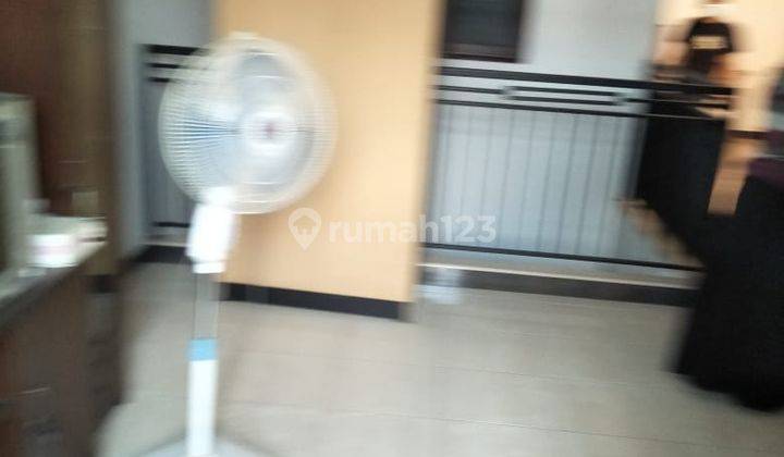 minimalis 2,5 lt dekat stasiun kamar 5 siap huni 2