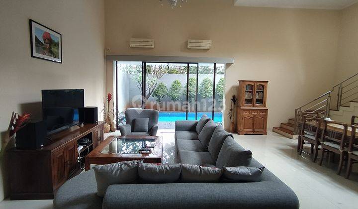 Townhouse Minimalis Fully Furnished with Private Pool 2