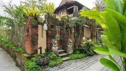 Joglo Ubud ethnic style villa 1