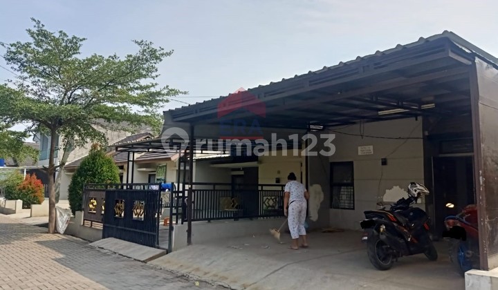Rumah di kompleks Griya asri lestari Jl. Sapan