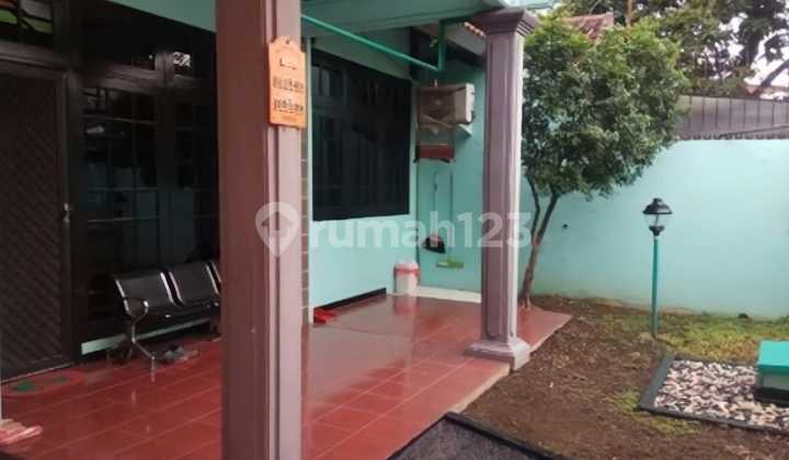 DUKUH KUPANG TIMUR House, West Surabaya Well-maintained, Move-in Ready 2